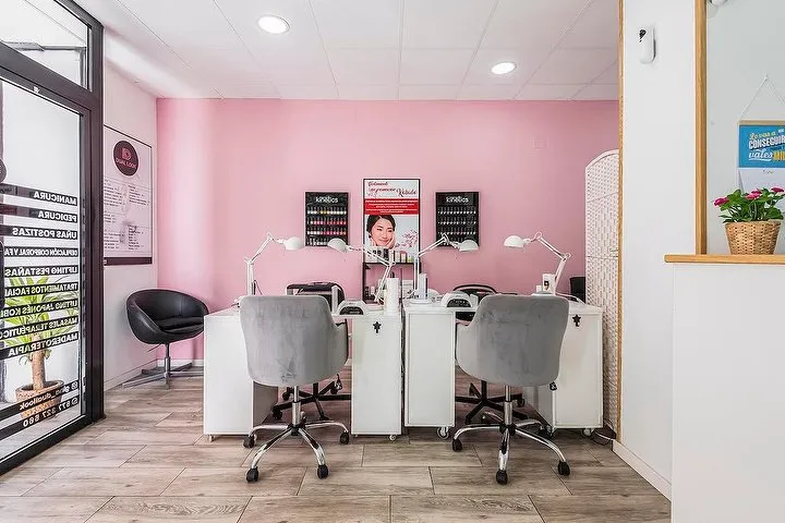 Puestos de manicura del salón Dual Look